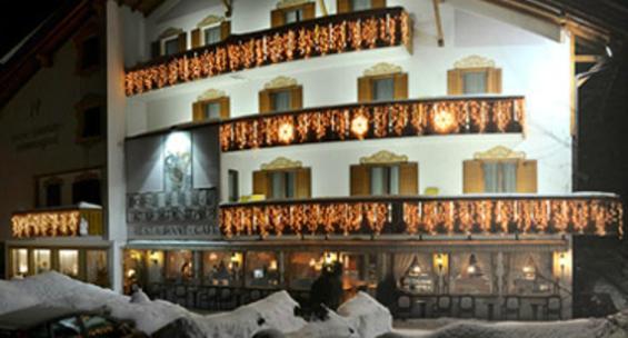 苏尔晨塔拉尔酒店 多比亚科 外观 照片